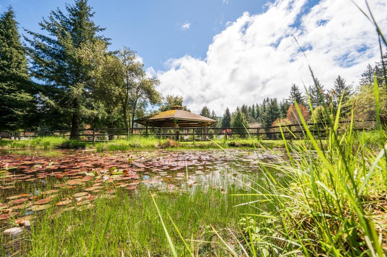 Redwood Meadows Rv Resort Кресент-Сити Экстерьер фото